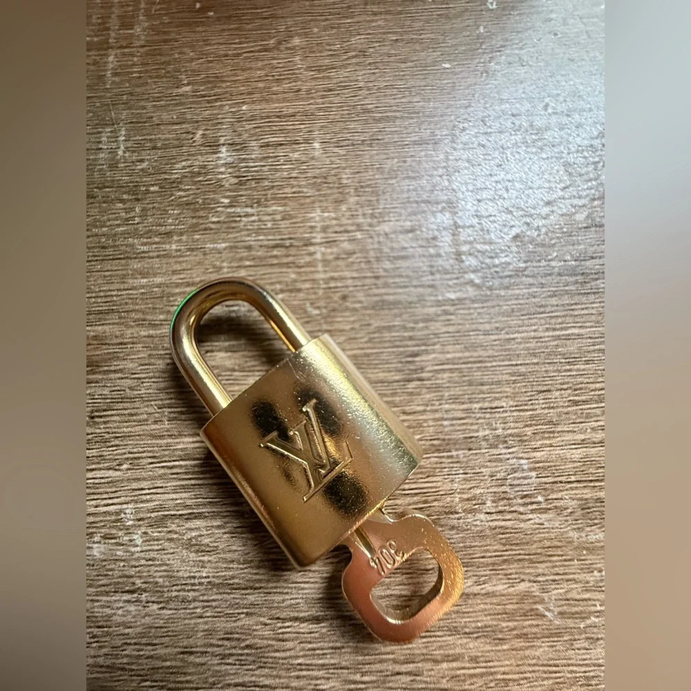 Louis vuitton brass lockset #304